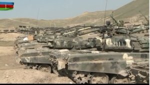 Düşmənin Zəngilanda atıb qaçdığı onlarla tank, BMP və digər hərbi texnika