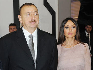 Azərbaycan Prezidenti İlham Əliyev və birinci xanım Mehriban Əliyeva Fəxri xiyabanda və Şəhidlər xiyabanında olublar