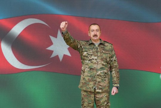 Ali Baş Komandan İlham Əliyev general Hikmət Mirzəyevi qələbə münasibətilə təbrik etdi