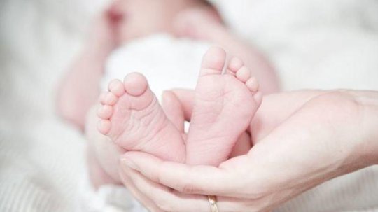 Koronavirusa görə işsiz qalan kişi övladını satmaq istədi