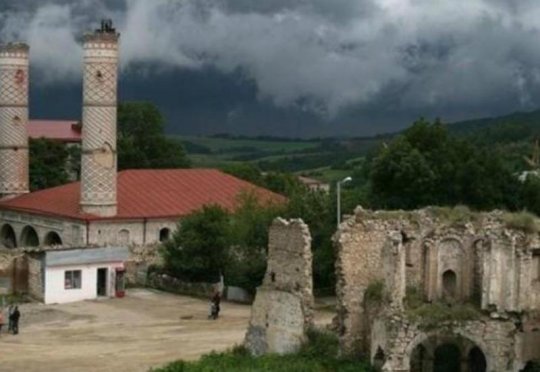 Əsgərlərimiz dünyaca məşhur erməninin Şuşada tikdirdiyi villaya girdi - HƏMİN VİDEO