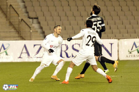 "Neftçi" - "Qarabağ" oyunu insidentlə yekunlaşdı