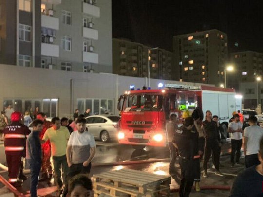 Bakıda “Bazarstore”da güclü yanğın
