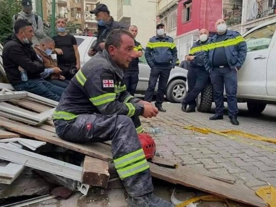 Batumidə bina çökməsi nəticəsində ölənlərin sayı artdı