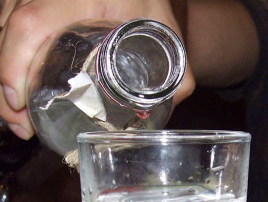 Rusiyada alkoqoldan zəhərlənmə nəticəsində ölənlərin sayı artıb