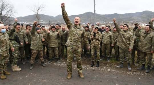 Qalibiyyət formulu: Dahi sərkərdə, dəmir yumruq, əzmkar xalq