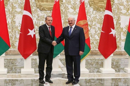 Ərdoğanla Lukaşenko arasında telefon danışığı olub