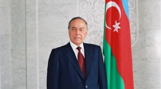 Xalqını tərəqqiyə qovuşduran lider