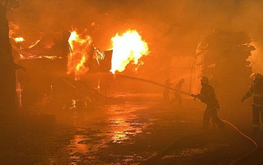 Yanğının baş verdiyi bazar polis nəzarətinə götürüldü