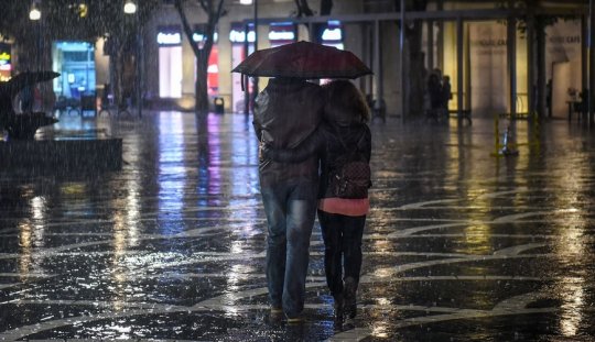 Bakıya palçıqlı yağış yağmasının səbəbləri açıqlanıb