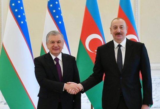 Şavkat Mirziyoyev İlham Əliyevi təbrik etdi