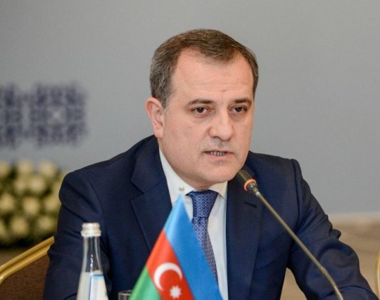 Ceyhun Bayramov mətbuat konfransı keçirir